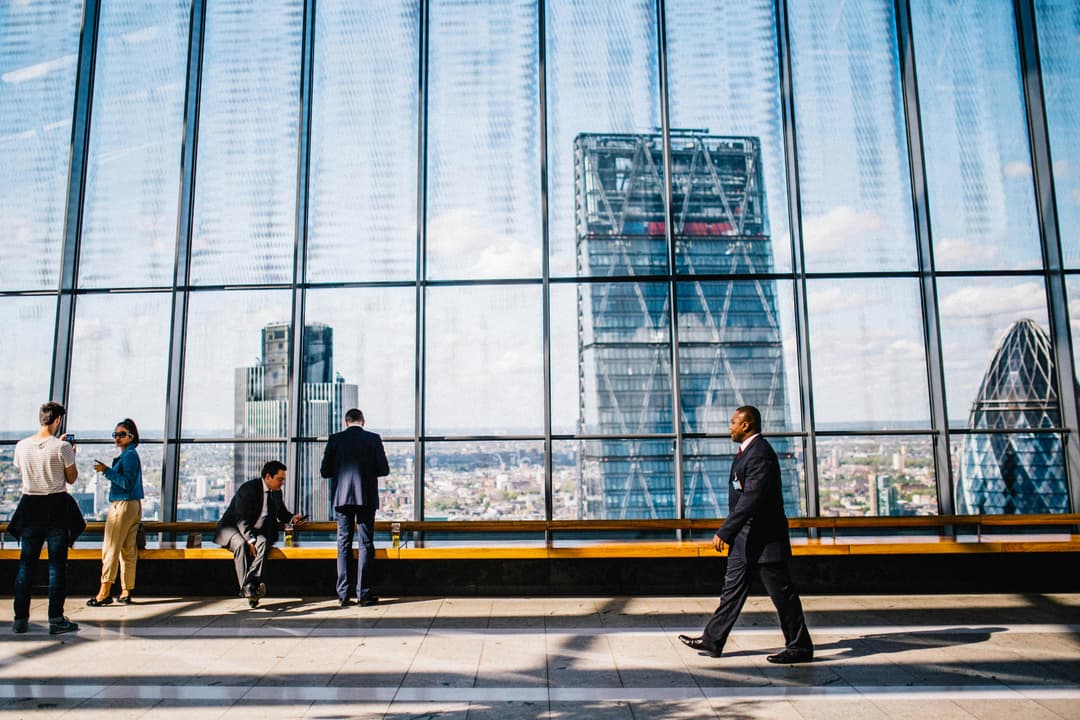 How Professional Headshots Help Executives Communicate Leadership
