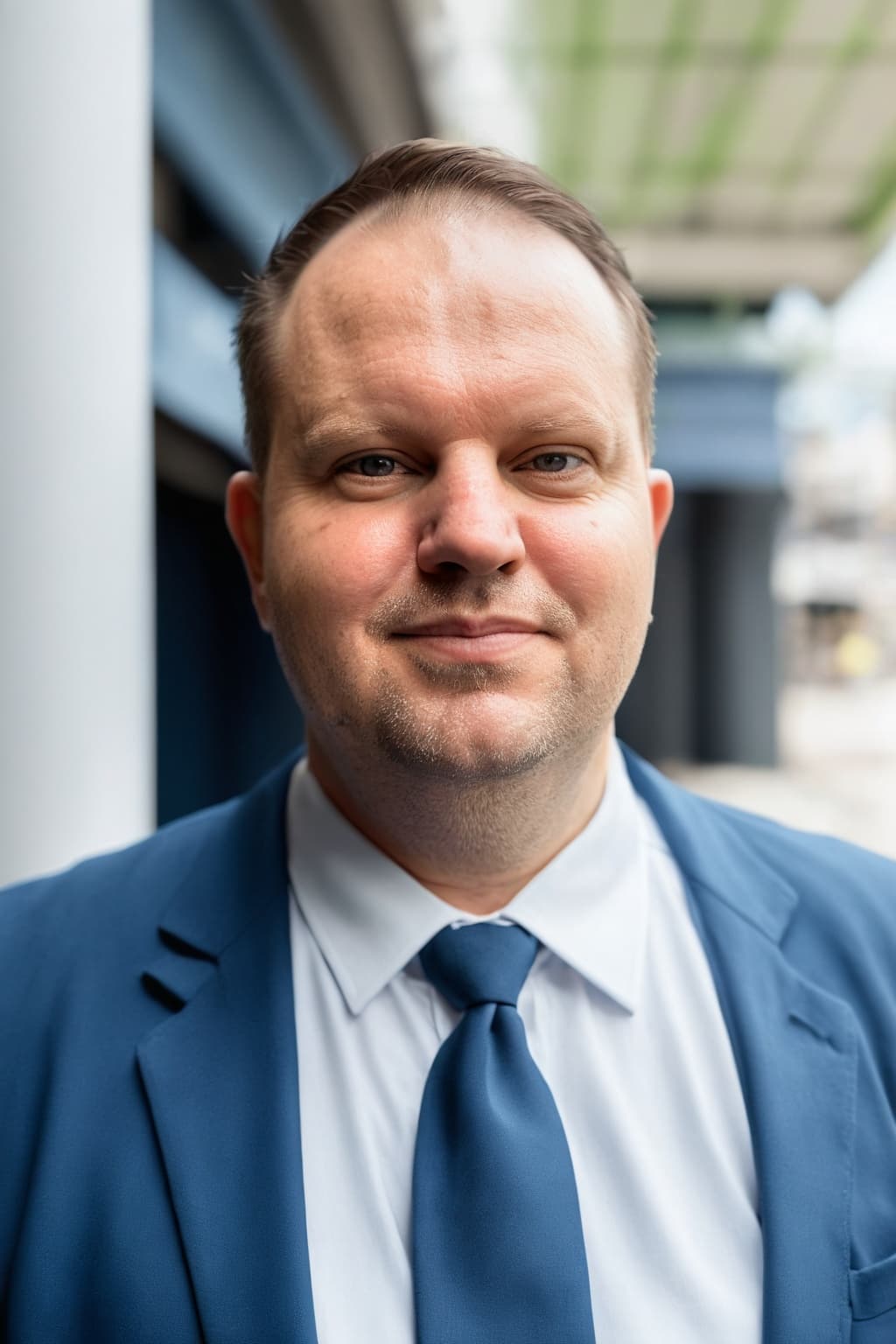 sample headshot image #18
